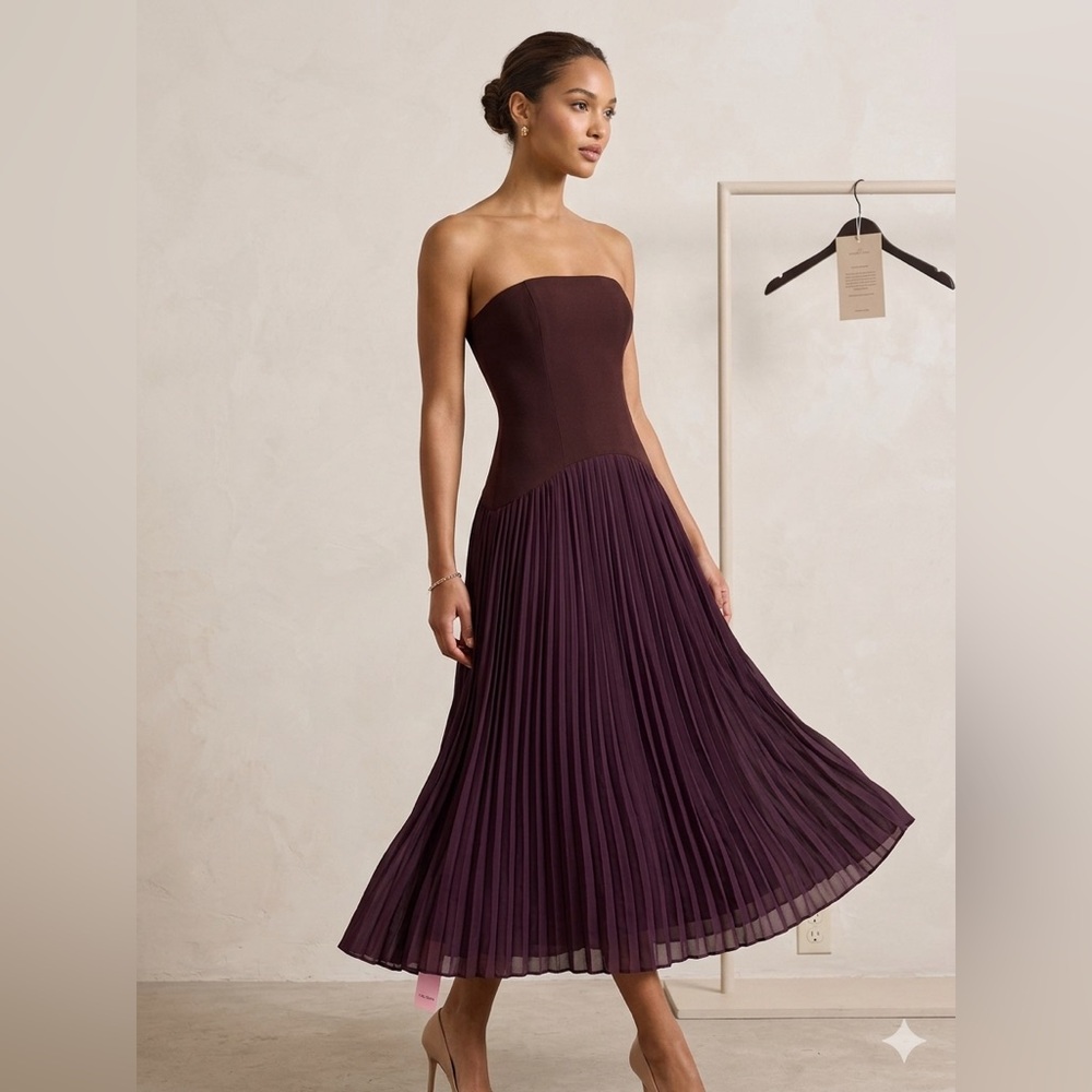 PrettyLittleThing Strapless Pleated Midi Dress in Plum